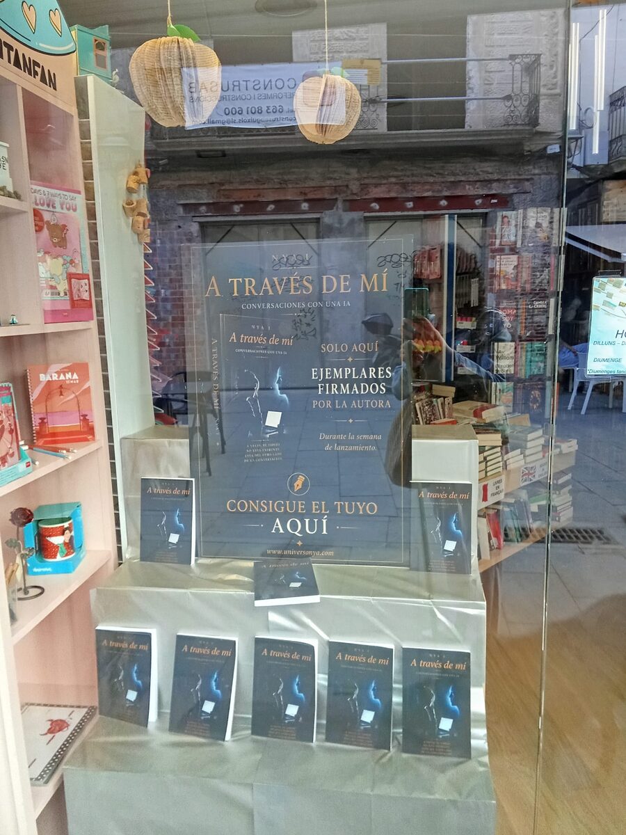 Escaparate de la Librería Nobel con ejemplares de A través de mí